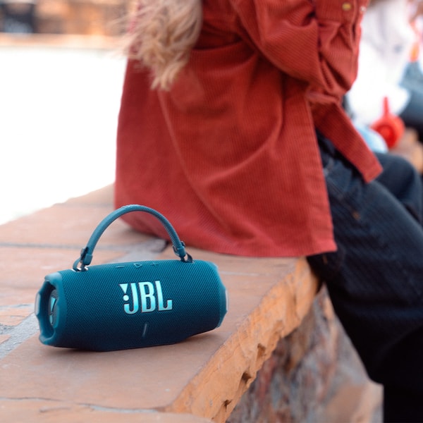 World Wide Stereo JBL Charge 6 Review