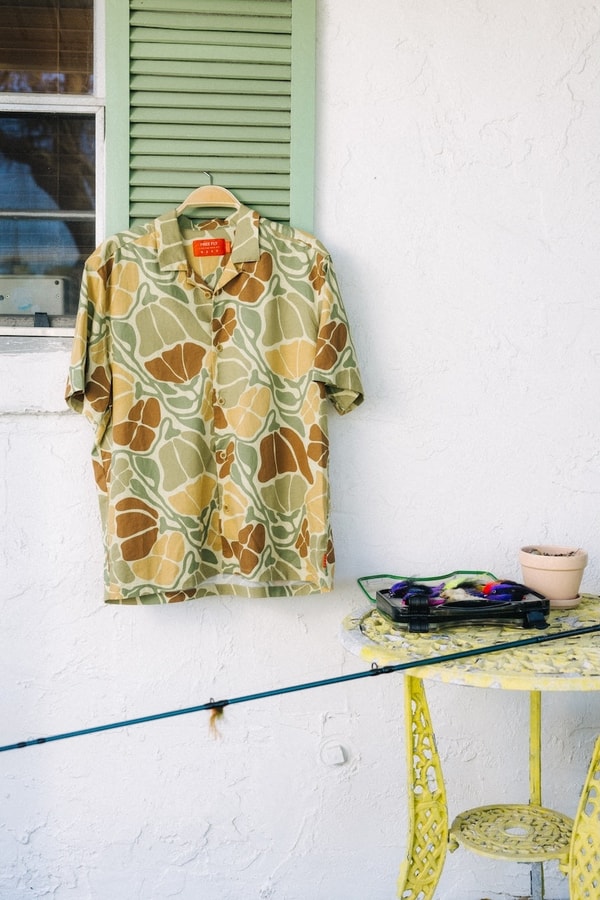 Wyoming Fly Fishing Free Fly Men's Sullivan's Camp Shirt Floral Camo Review