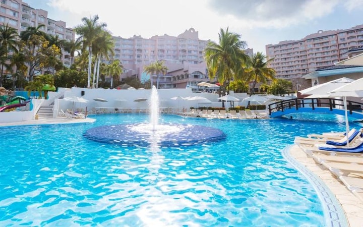 Other Opinions on Azul Ixtapa Hotels