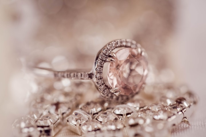 Seasonal Discount Trends at Dazzling Rock in July